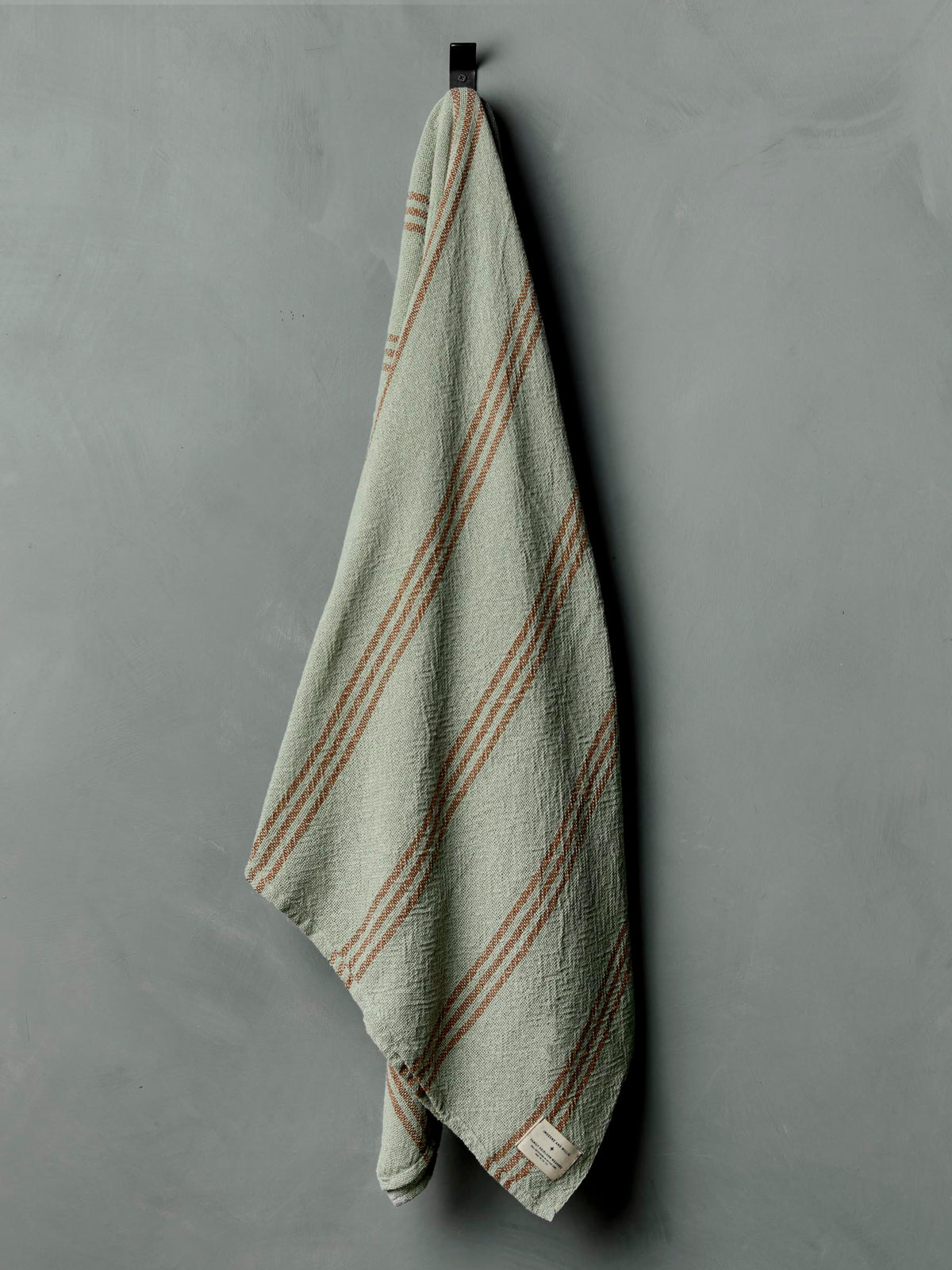 i+w x family heirloom weavers cotton throw in sage stripe