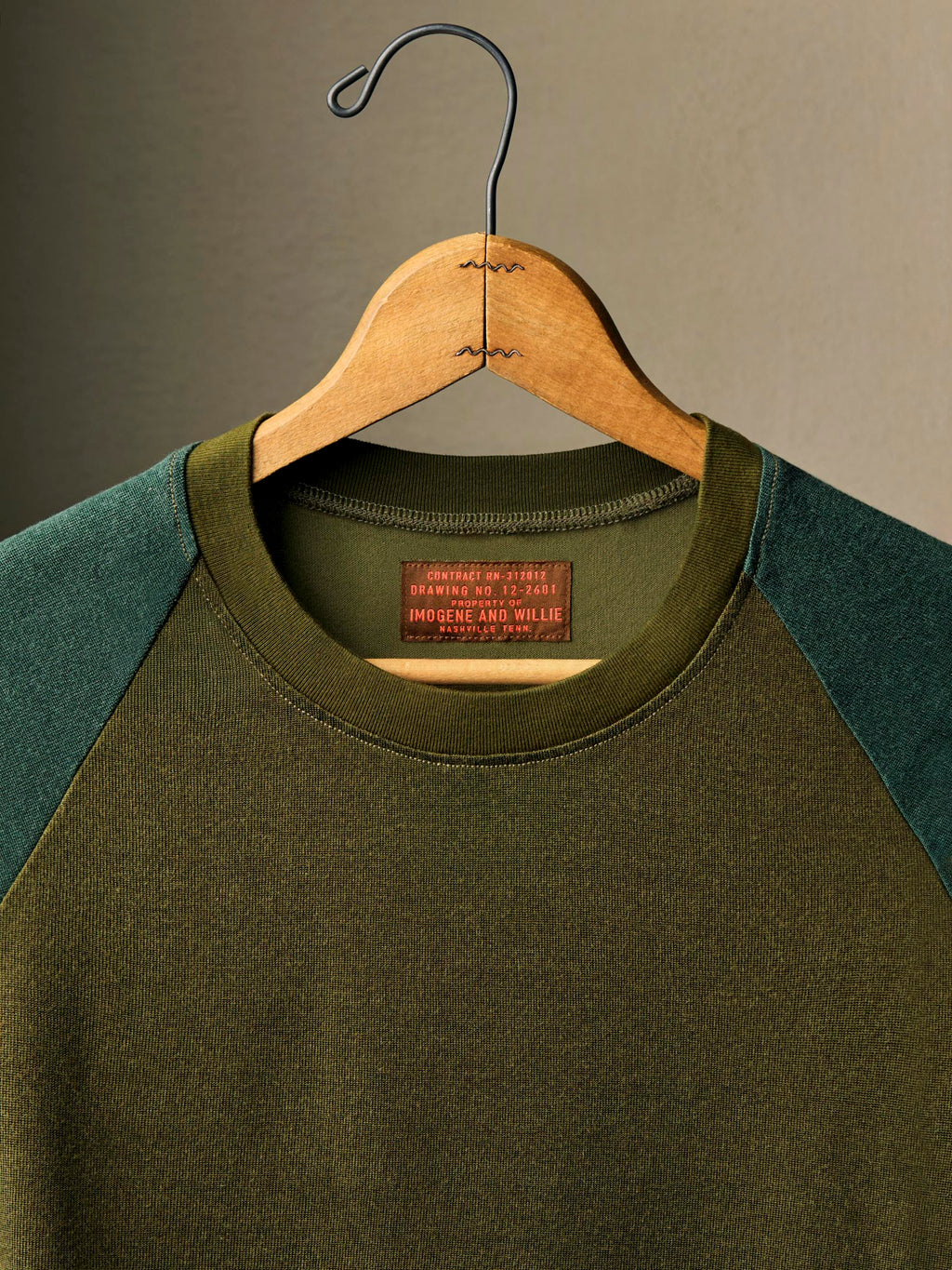 knit raglan crew in olive