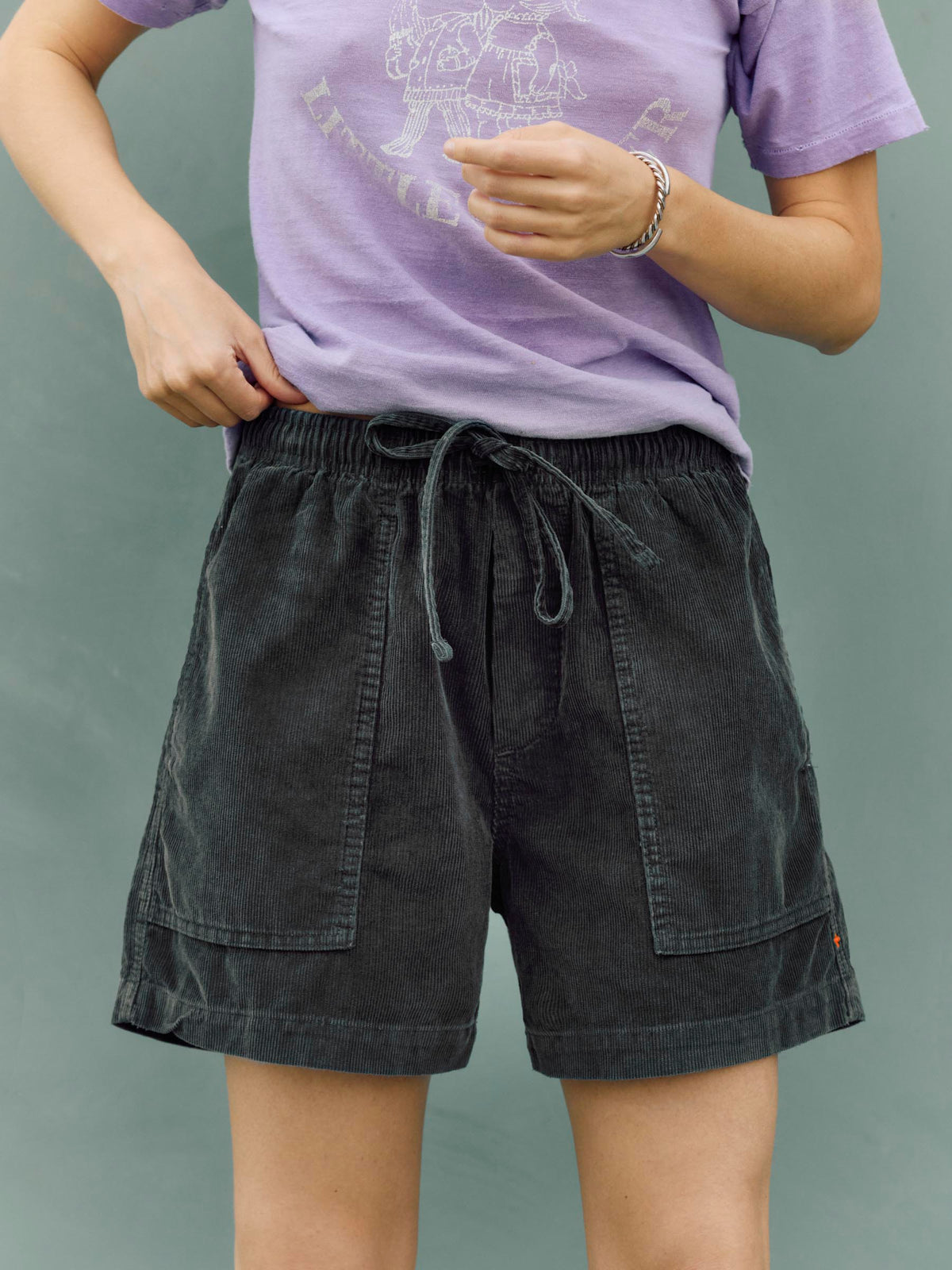 the lounge short in sunfaded black cord
