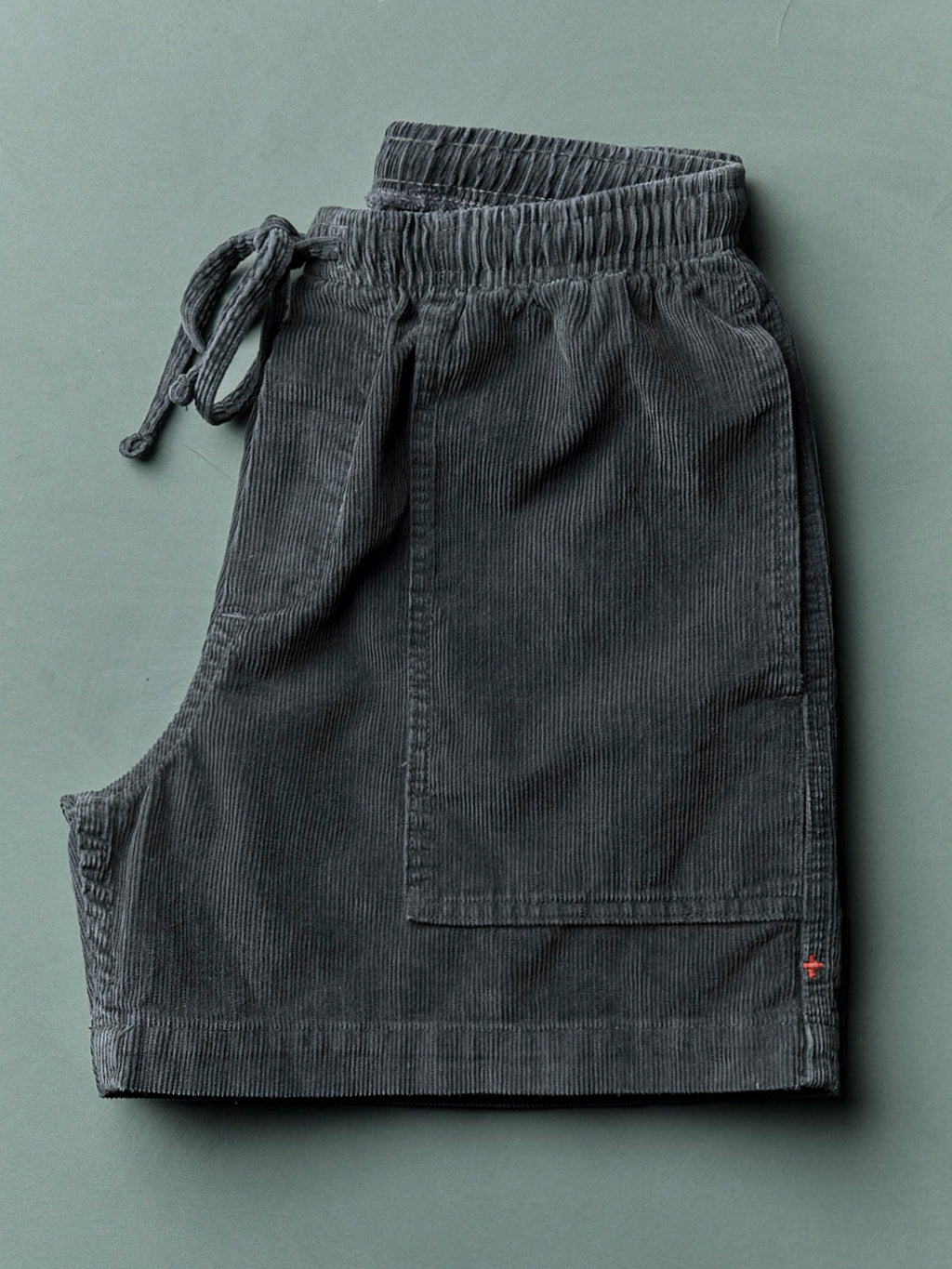 the lounge short in sunfaded black cord