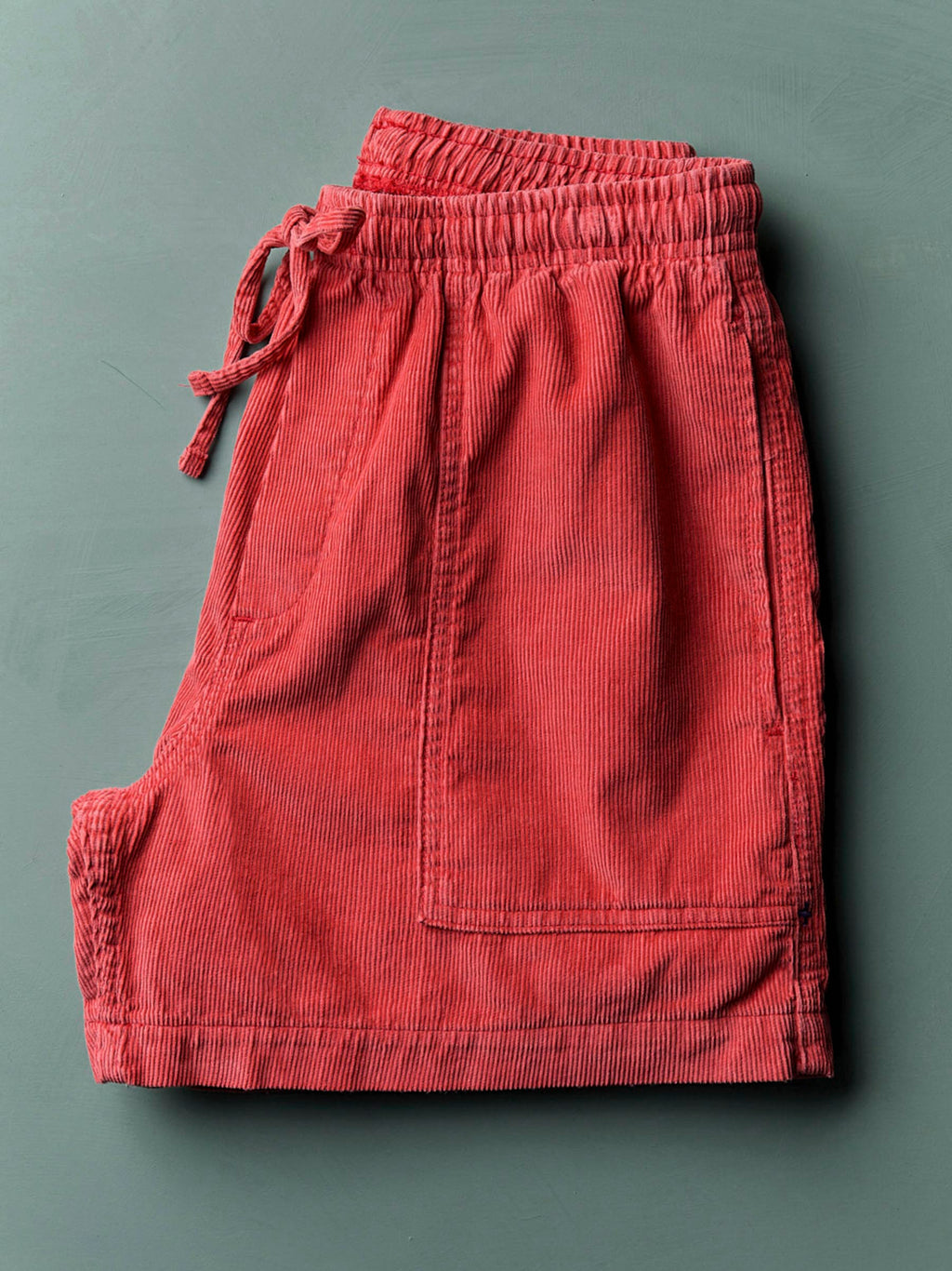 the lounge short in sunfaded red cord
