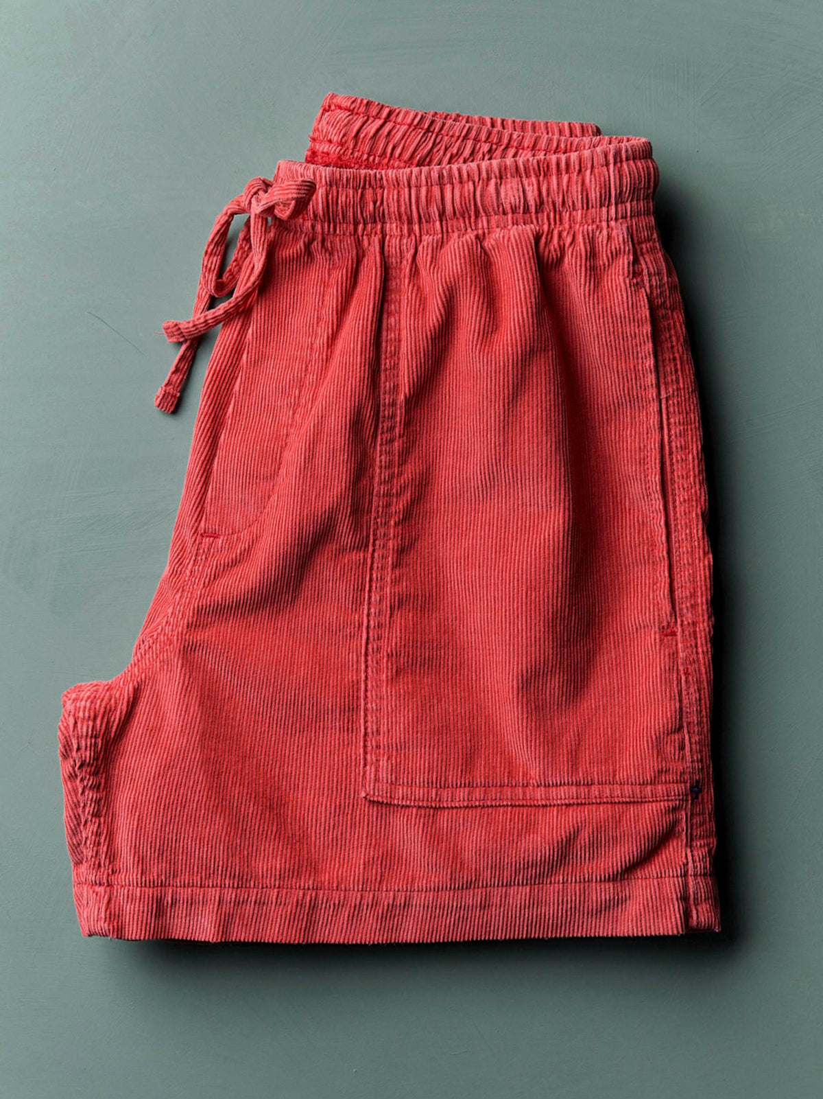 the lounge short in sunfaded red cord