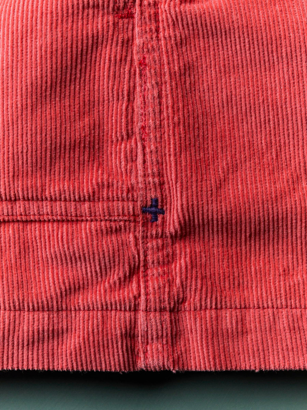 the lounge short in sunfaded red cord